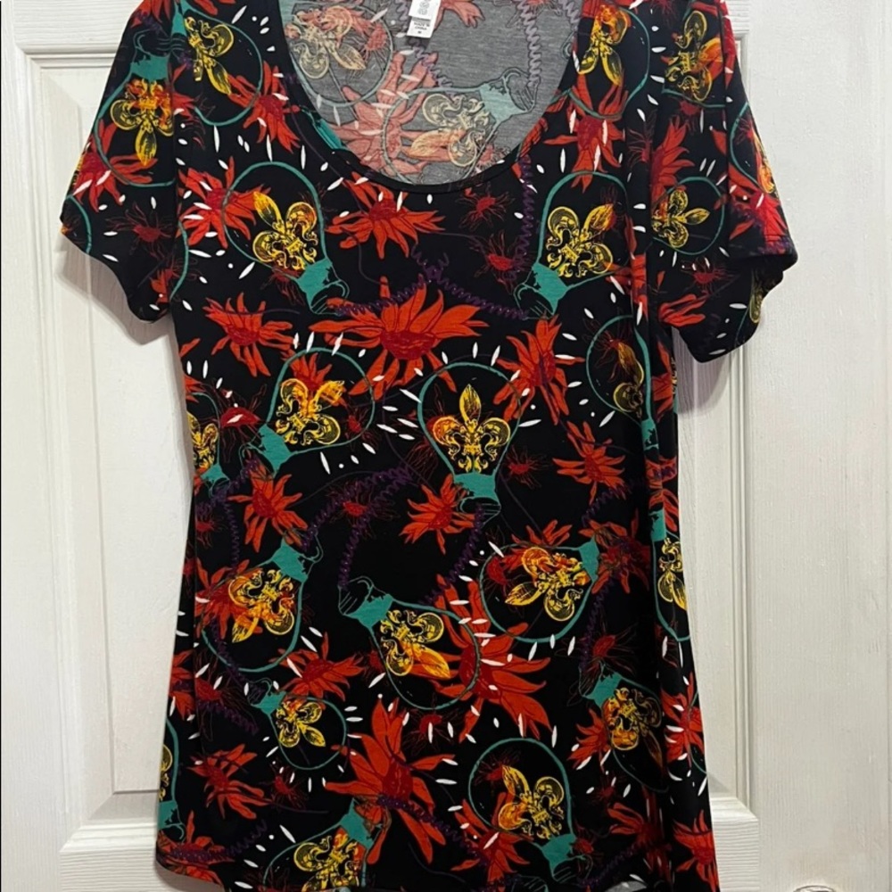 Lularoe medium classic t